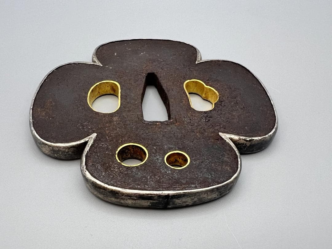 【海】江戸期　鉄鍔　木瓜型　銀覆輪　笄穴金内輪　２枚　無銘　刀装具　専用箱付