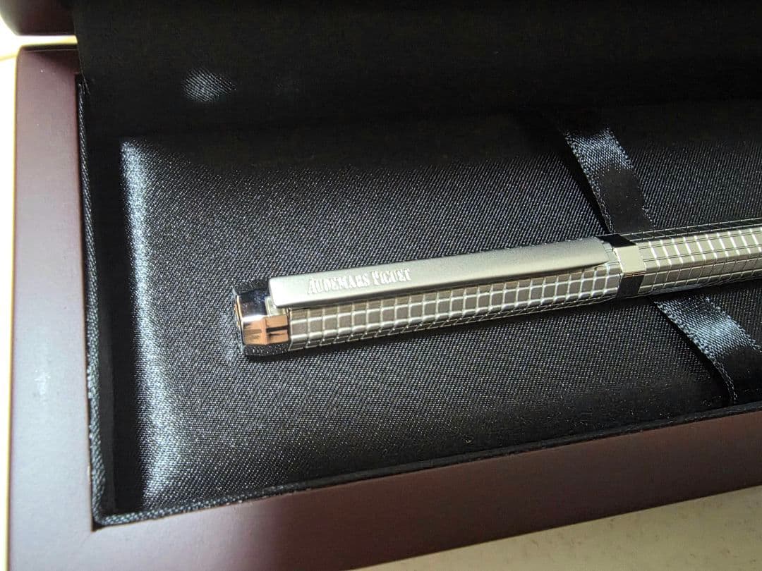 オーデマピゲ　ボールペン　シルバー　箱付き　新品