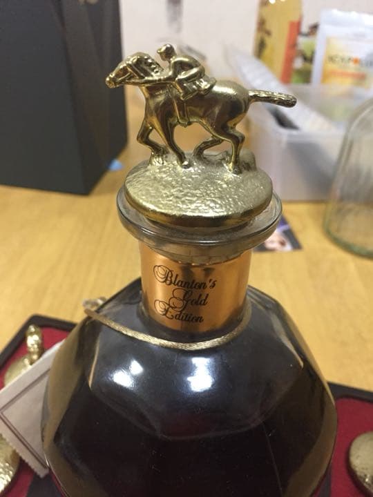 【非売品】 ブラントン３０周年記念 オリジナル8キャップススタンド 【ゴールド】