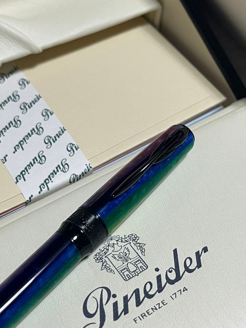 限定 新品未使用 ピナイダー ラグランデベレッツァアルコ レインボー ボールペン