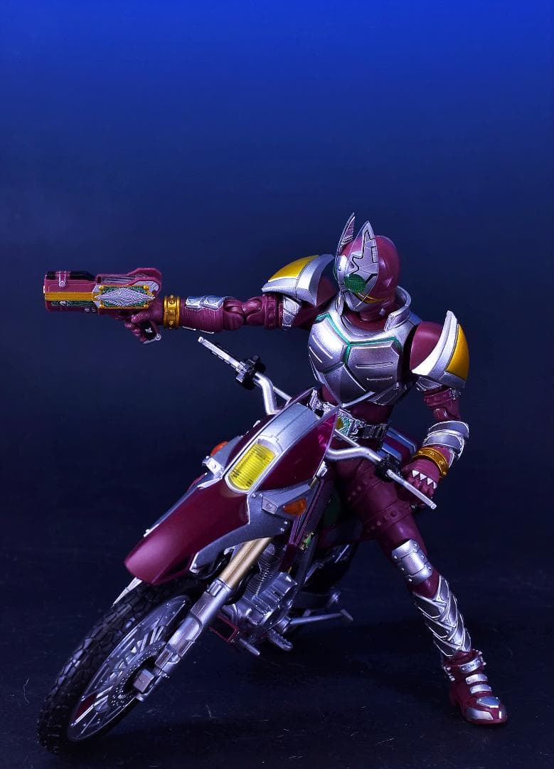 中古 S.H.フィギュアーツ 仮面ライダーギャレン&レッドランバスセット