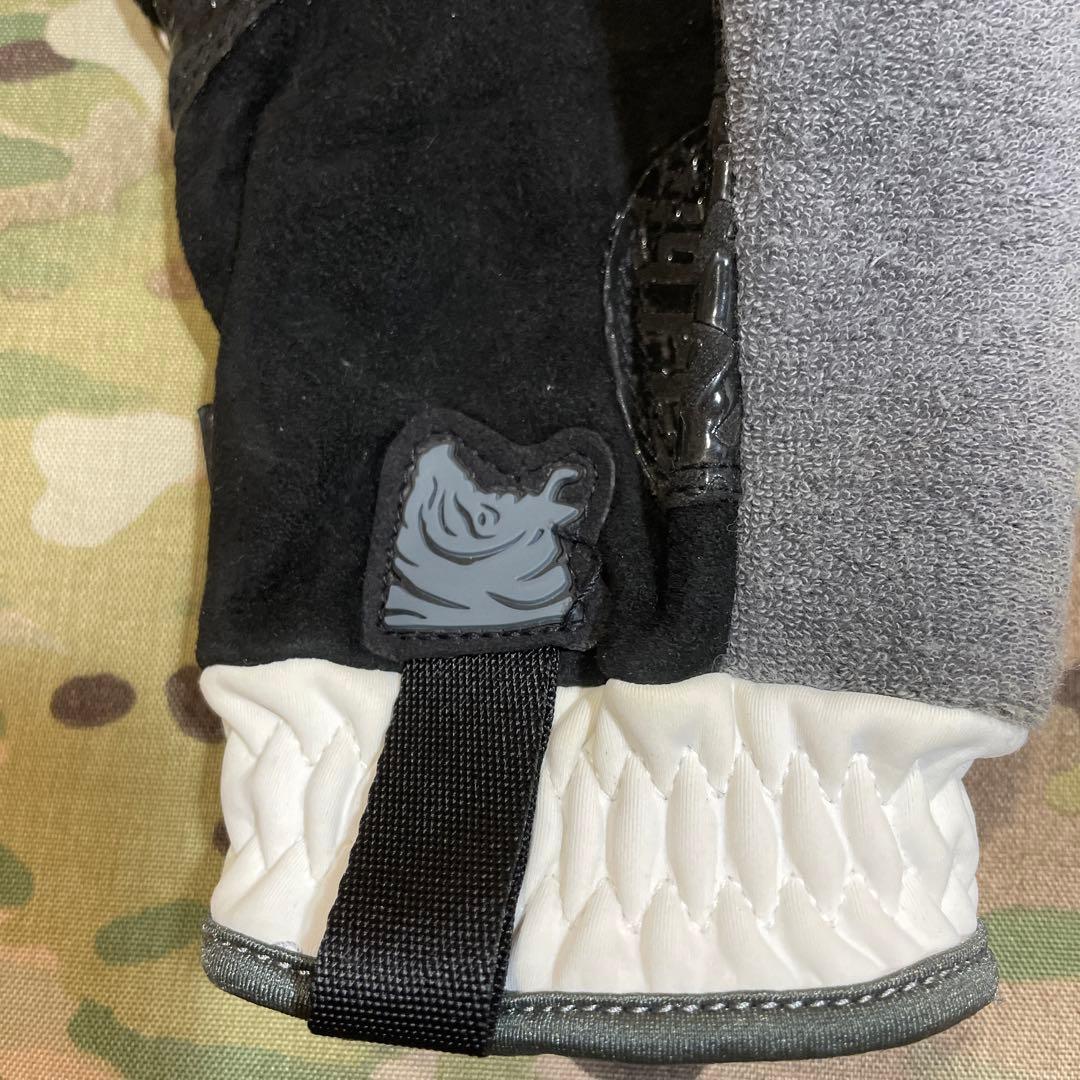 実物 PIG グローブ multicam alpine マルチカム　アルパイン