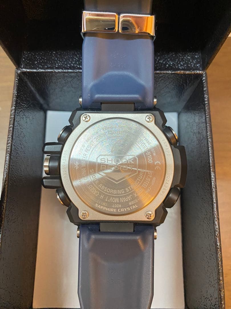 【未使用に近い極美品】G-SHOCKGST-B100-1AJFBluetooth