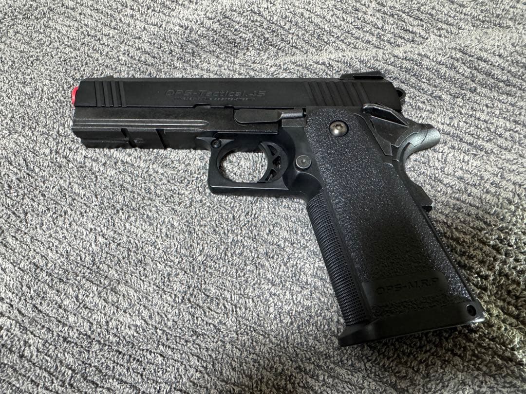 東京マルイ　ハイキャパ4.3本体＋スペアマガジン3つ