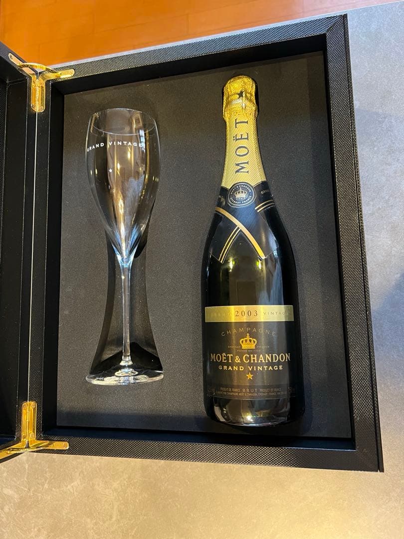 モエシャンドン ヴィンテージ 2003 ケース グラス　シャンパン