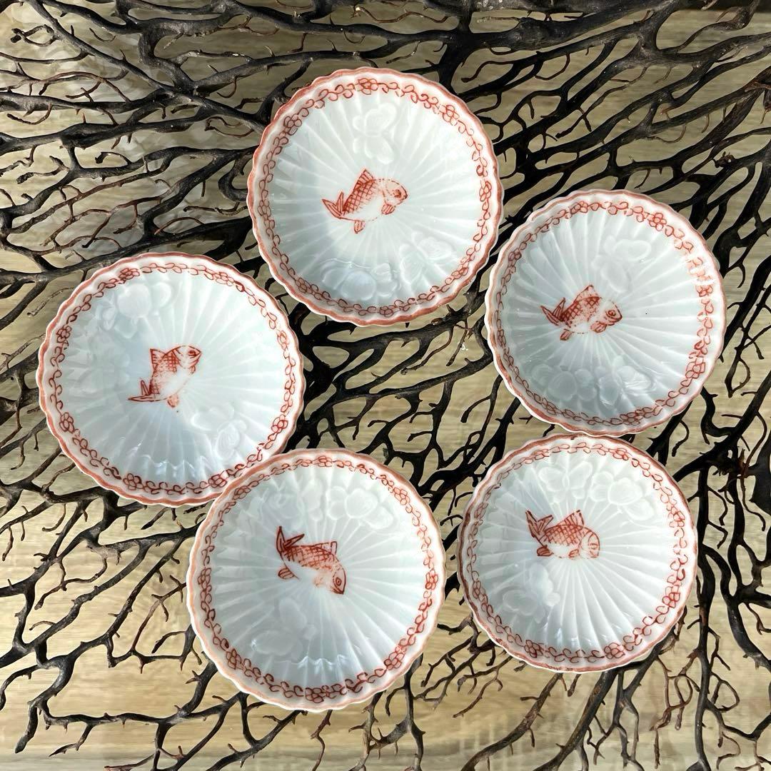 骨董　古伊万里　白磁　希少　菊割　赤絵　花綴り　魚紋　蝶々　陽刻　豆皿　５客