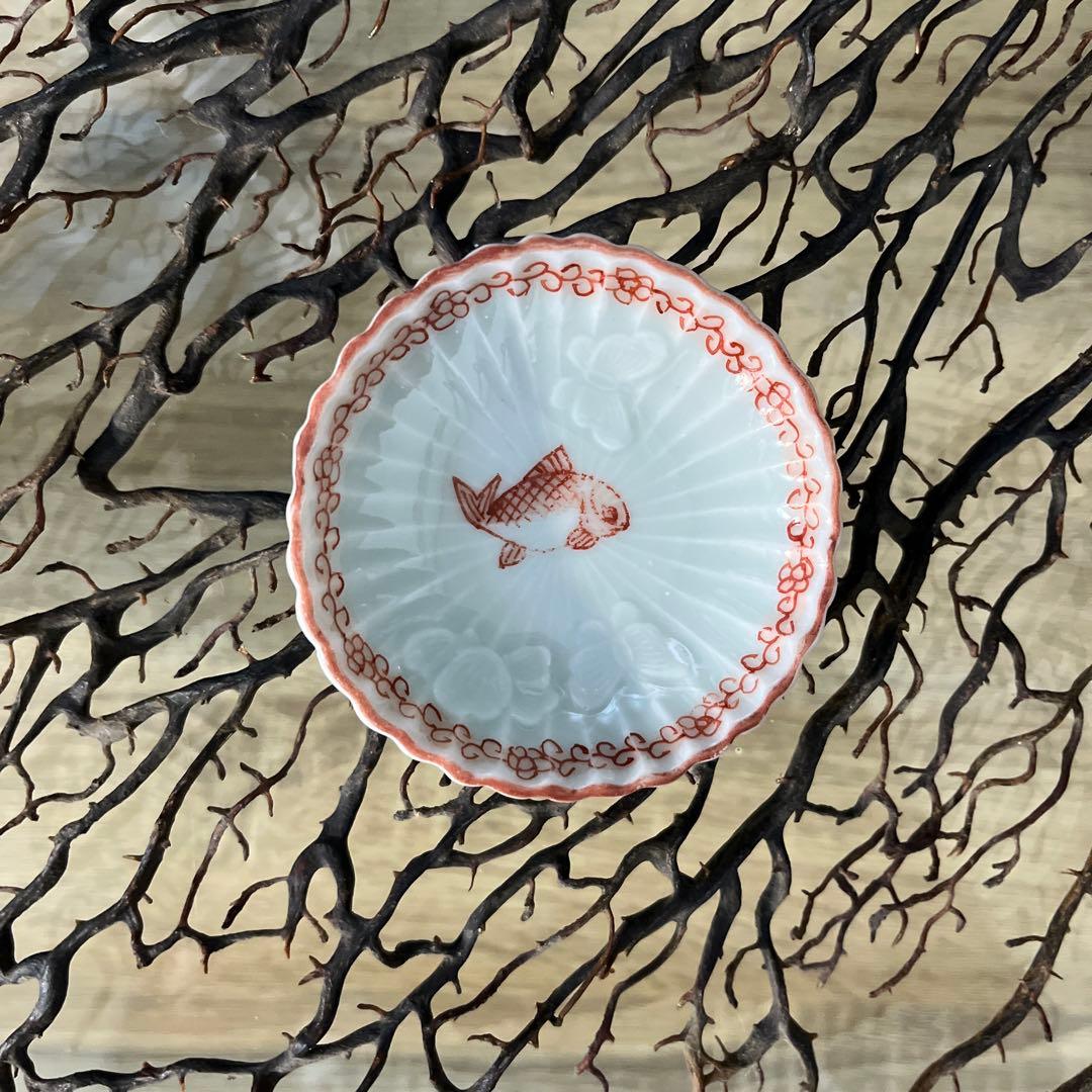 骨董　古伊万里　白磁　希少　菊割　赤絵　花綴り　魚紋　蝶々　陽刻　豆皿　５客