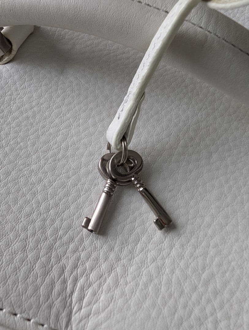 FOXY ホワイトレザー バニティケース