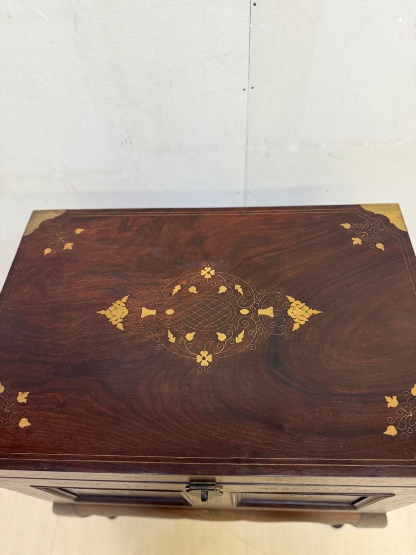 【引き取り可】 ローズウッド製の装飾収納箱　ねこあし　猫足