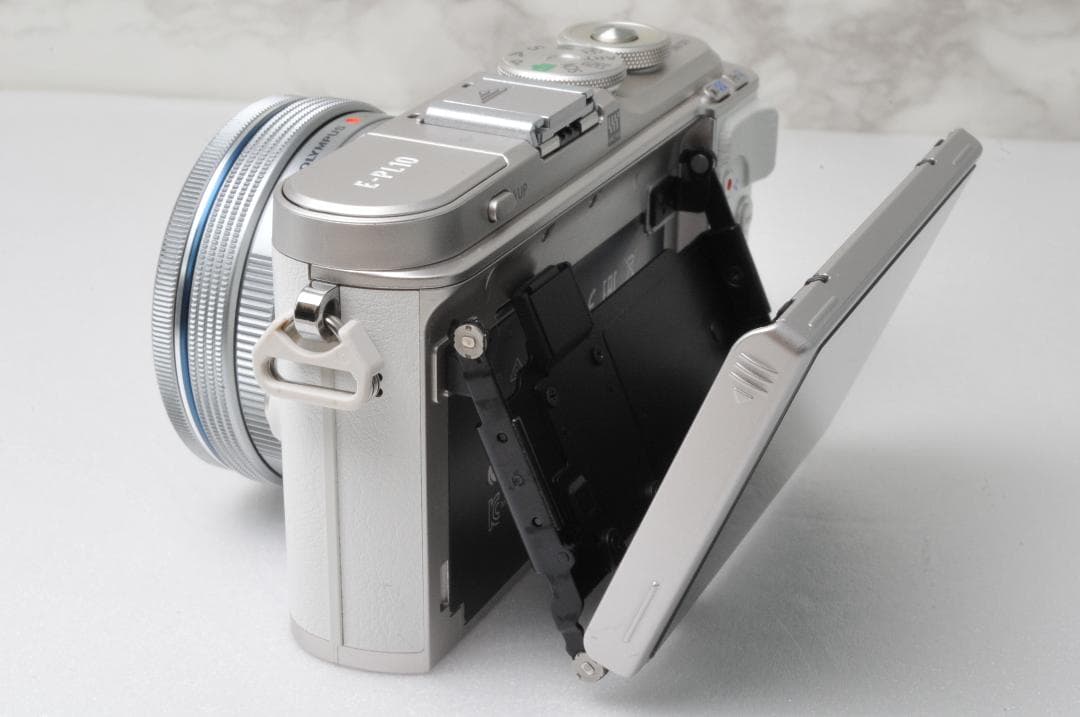 ショット数新品級❣️OLYMPUS PEN E-PL10⭐️Wi-Fi ミラーレス