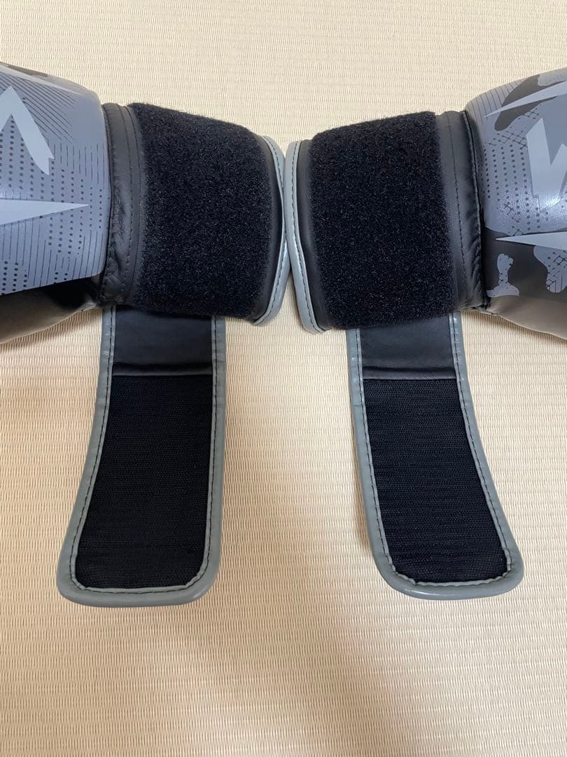 Venum Elite ボクシンググローブ 14oz セット