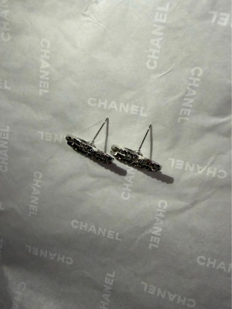CHANEL シャネル　ピアス　シルバー　ストーン付き