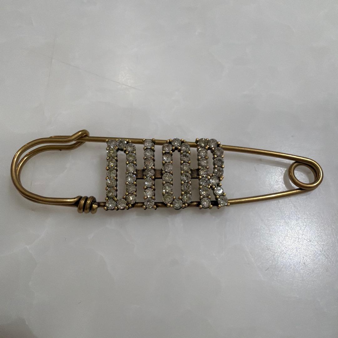クリスチャンディオール　ブローチ　百貨店購入品