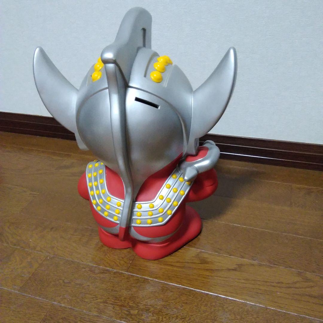 ウルトラマンタロウ貯金箱