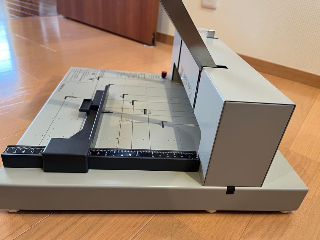 PLUS 裁断機 手動式