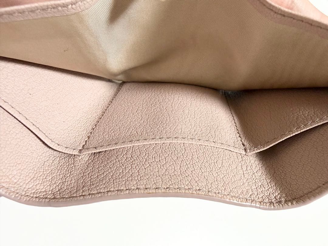 miu miu マドラスパール レザー三つ折り財布