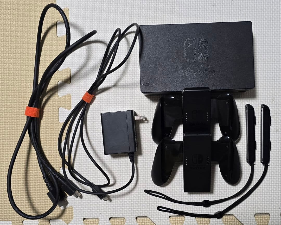 Nintendo Switch [箱なし/64GBmicroSDカード付]