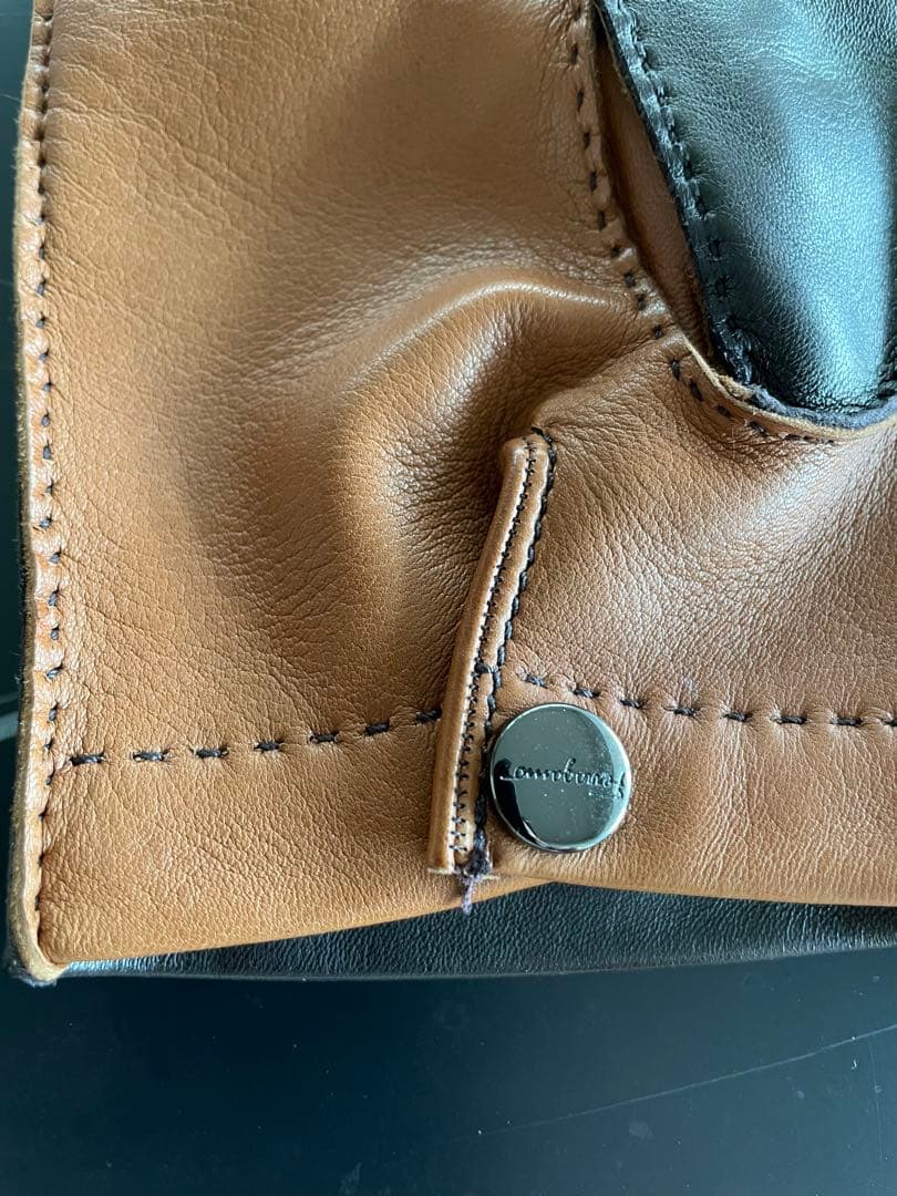 フェラガモ　メンズ　レザーグローブ