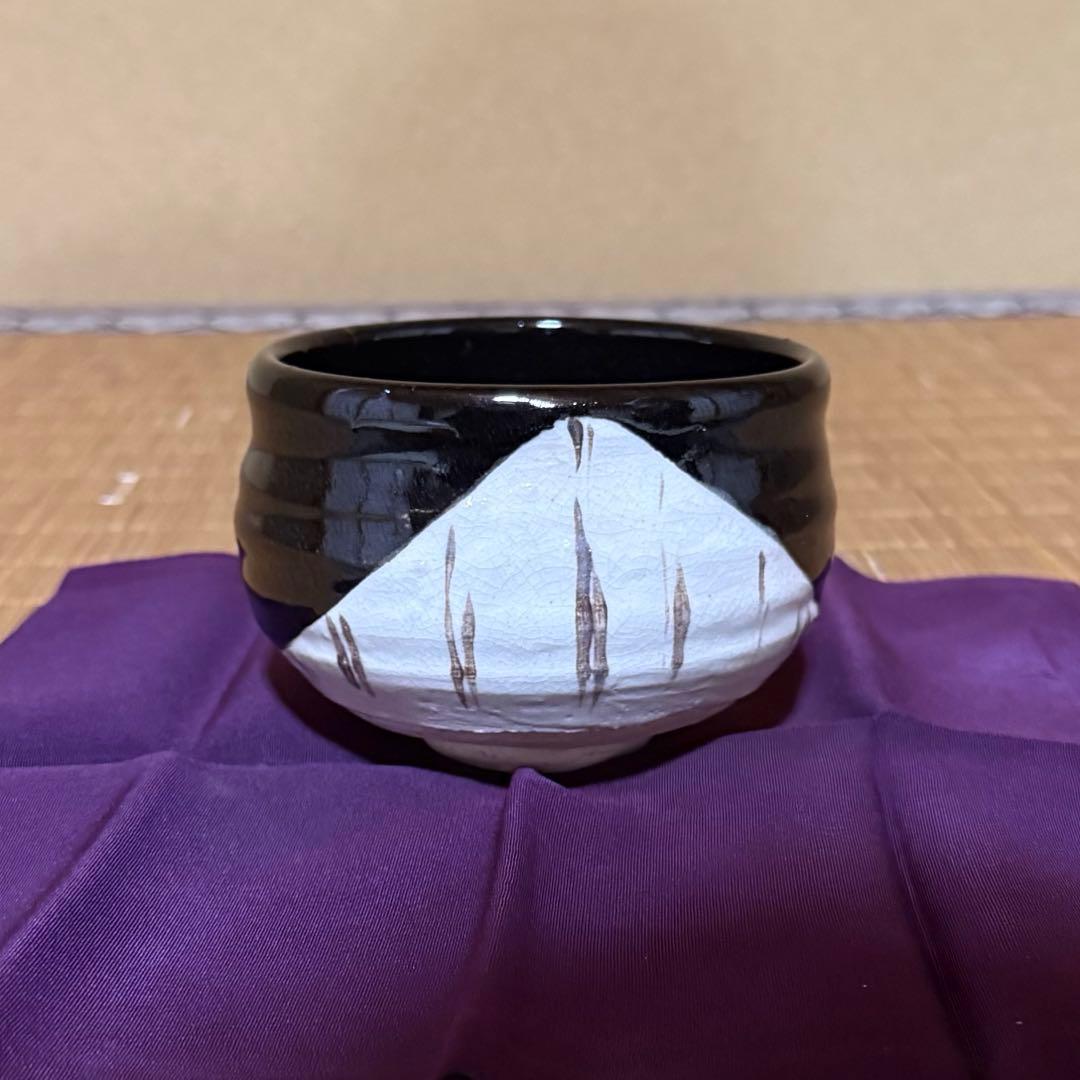 茶碗 黒織部 加藤春曉作 共箱
