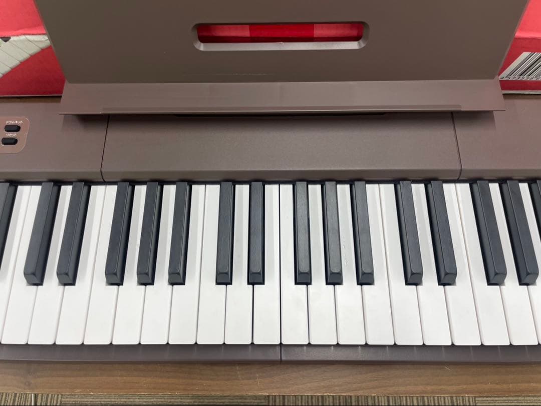 電子ピアノ　88鍵盤　充電タイプ　スリム軽量 マホガニー