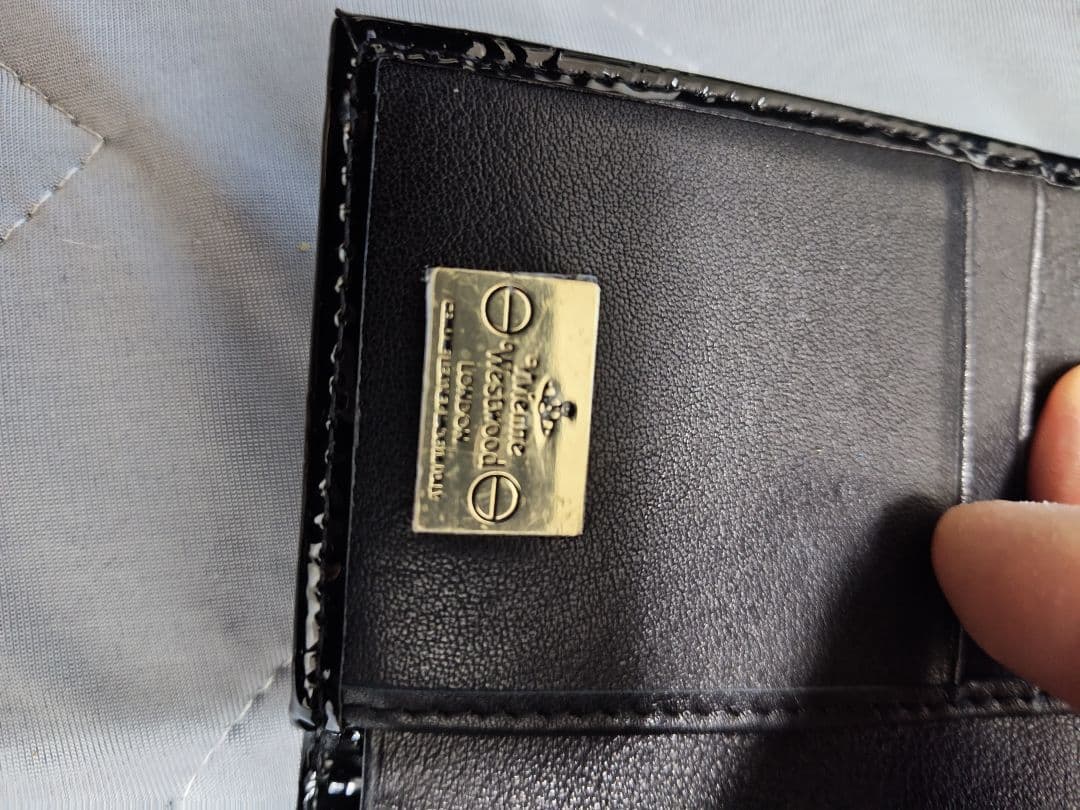 ヴィヴィアンウエストウッド がま口 財布 エナメル ブラック