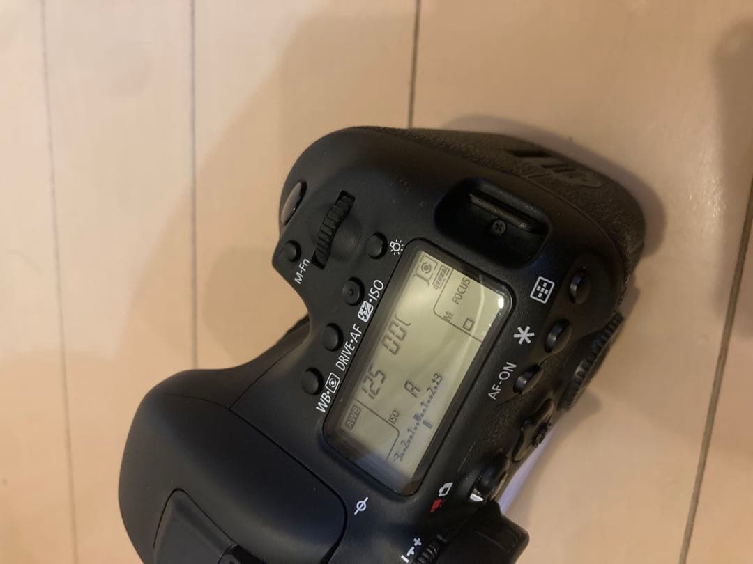 Canon EOS 7D Mark II 元箱あり　おまけ付き