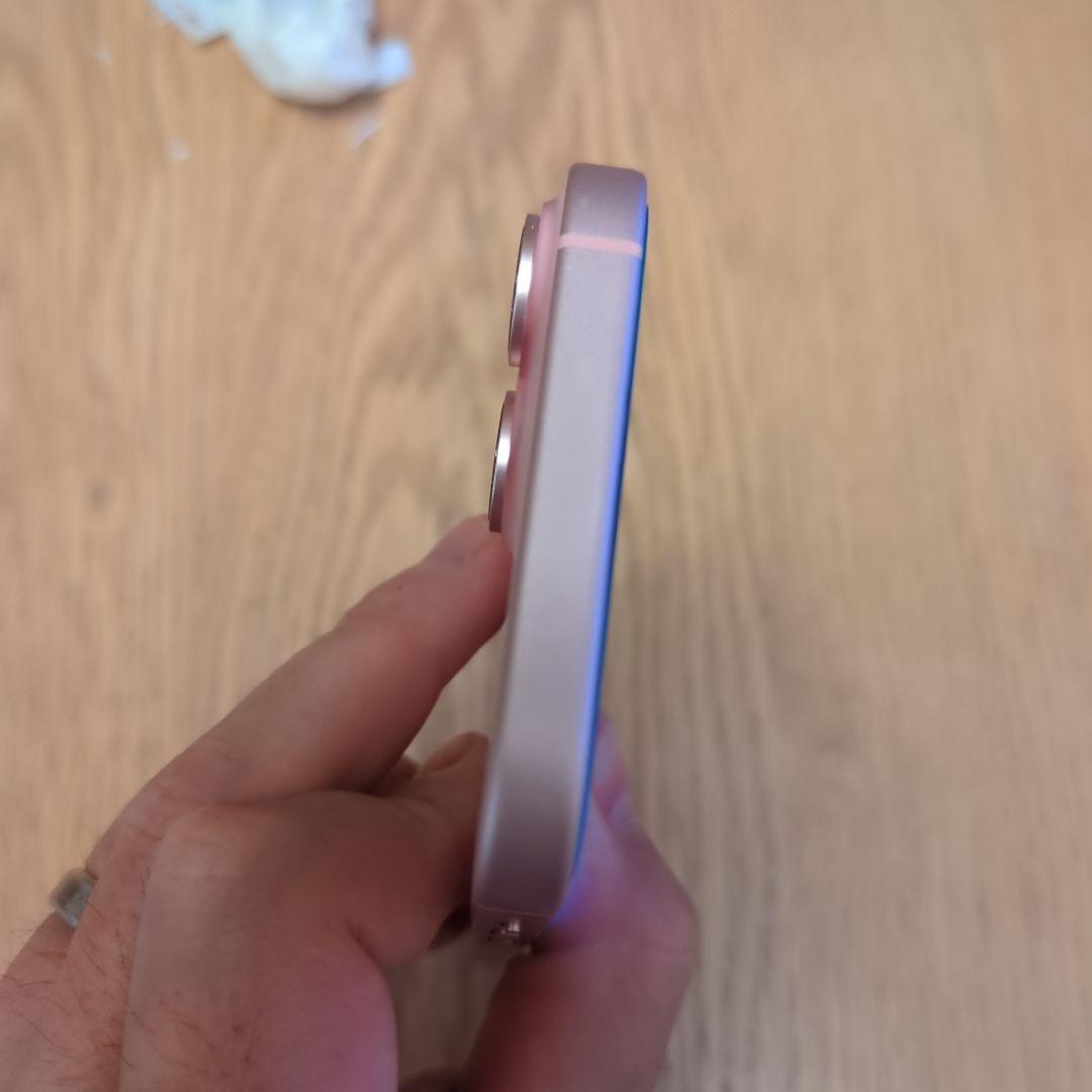 【美品】iPhone 15 ピンク 本体