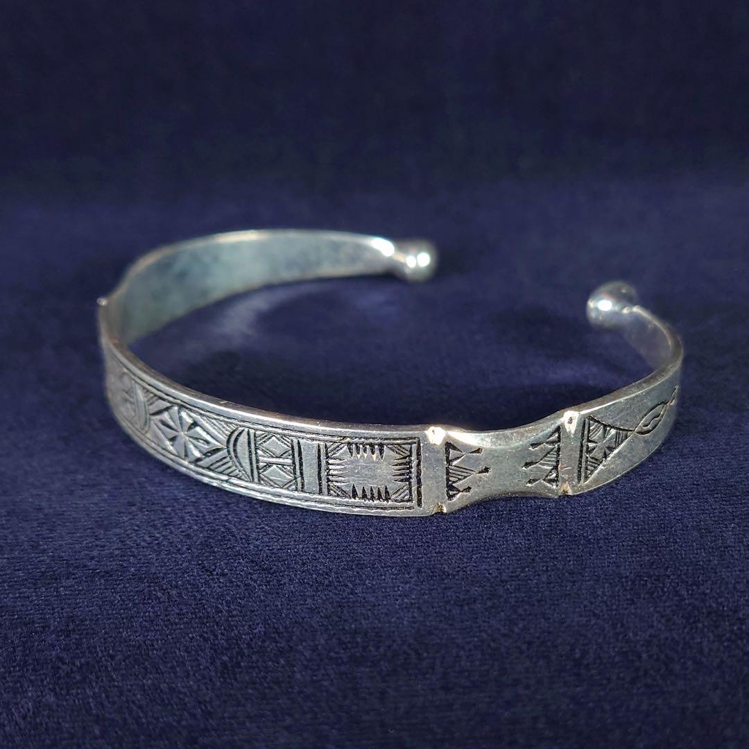 【モロッコ直輸入】トゥアレグ族 シルバーバングル