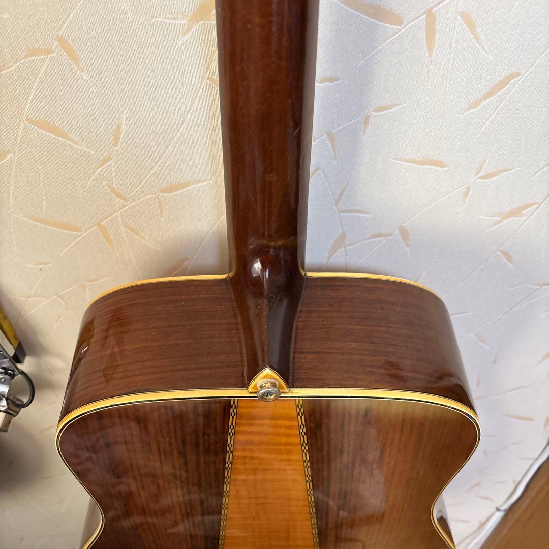 いい感じのMorris スペシャルW-50 とレア品アイバニーズPUと教則本