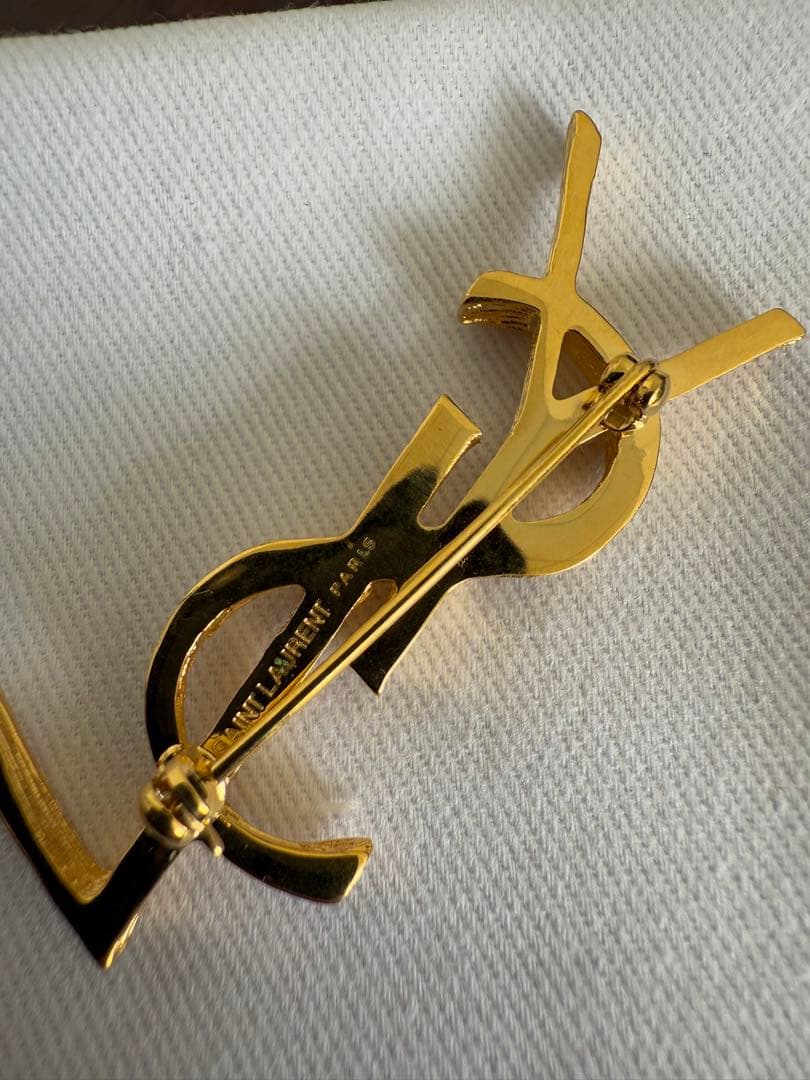 SAINT LAURENT YSLロゴブローチ ゴールド