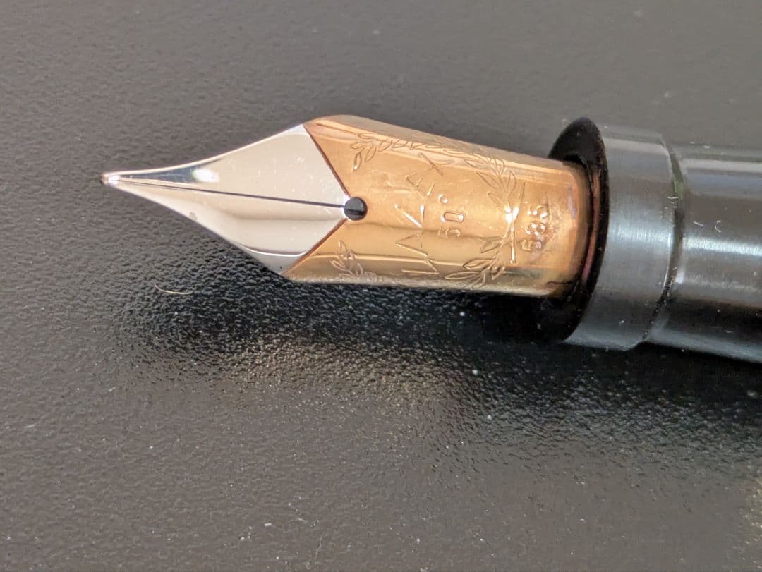 【蘭王様】【ソリッドゴールド】ラレックス　50周年万年筆　8金無垢　14金ペン先