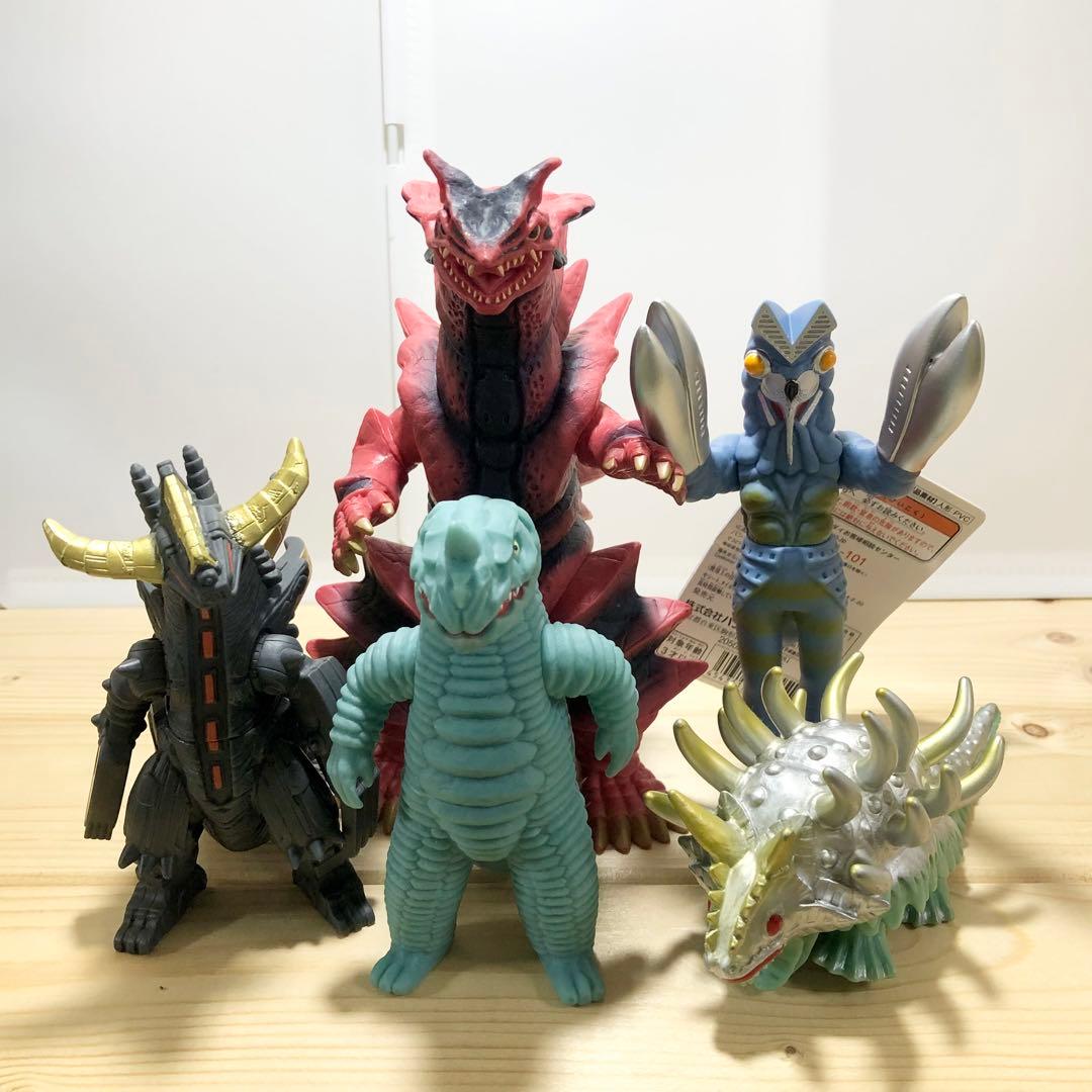 ウルトラマン　グッズ63点まとめ売り　怪獣　ソフビ 等