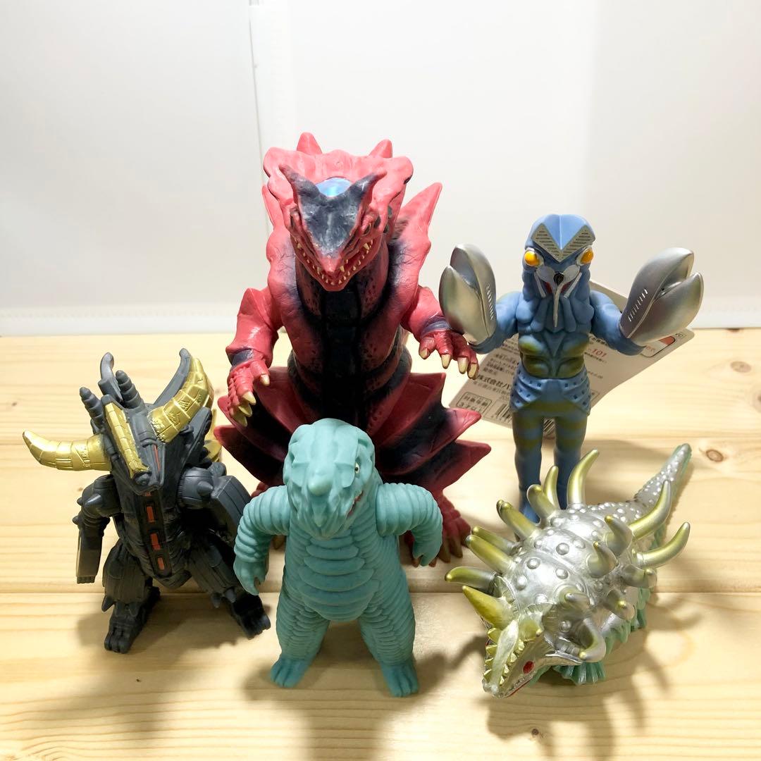 ウルトラマン　グッズ63点まとめ売り　怪獣　ソフビ 等