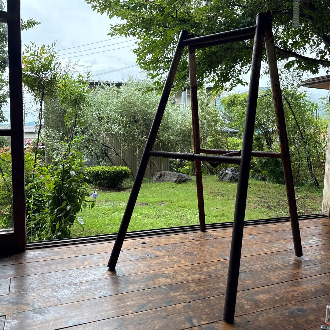 古道具　錆た古い脚立　ビンテージ　古びた鉄製　作業足場　昭和レトロ　オブジェ