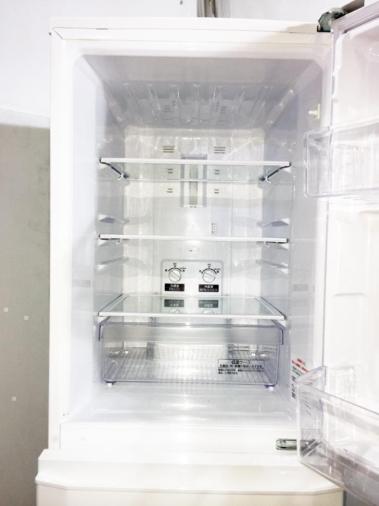 30日迄！送料無料★三菱 146L 冷蔵庫【MR-P15EC-KW】