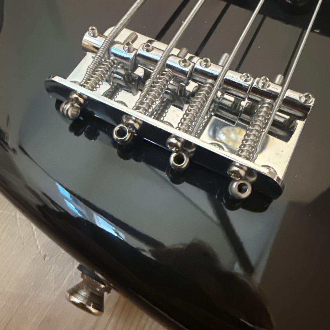 Bacchus Universe Series Jazz Bass 黒　トラ目