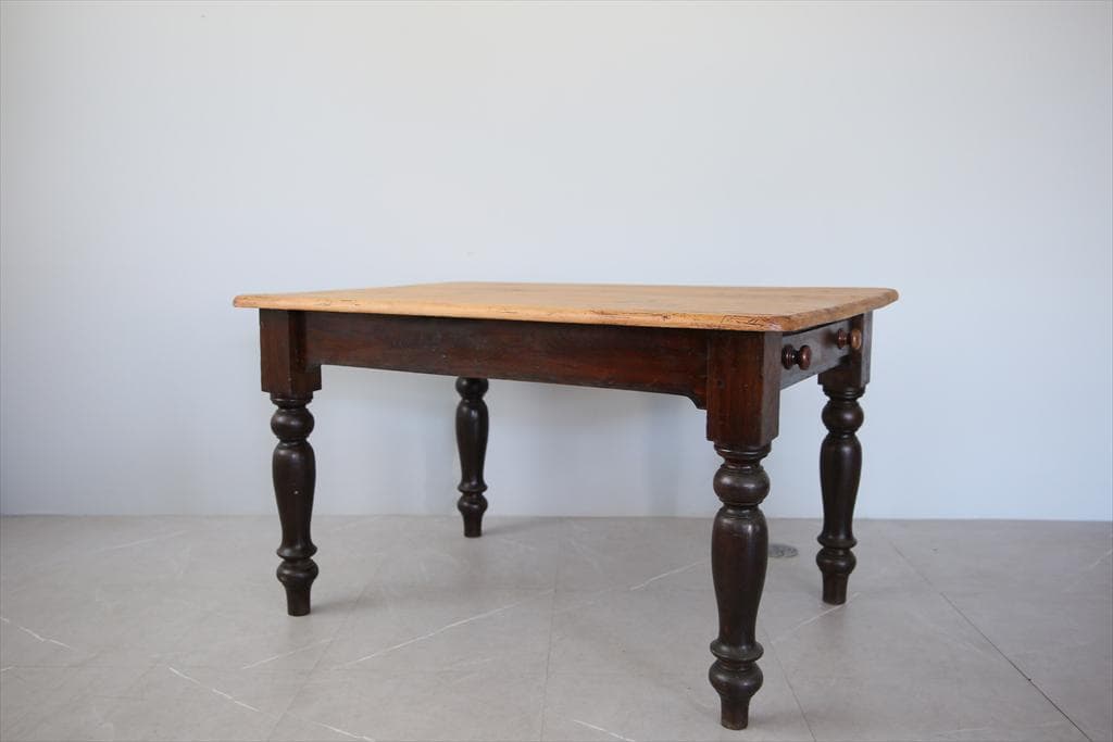 イギリスアンティークオールドパイン材の古木ダイニングテーブル/木製机(72-75