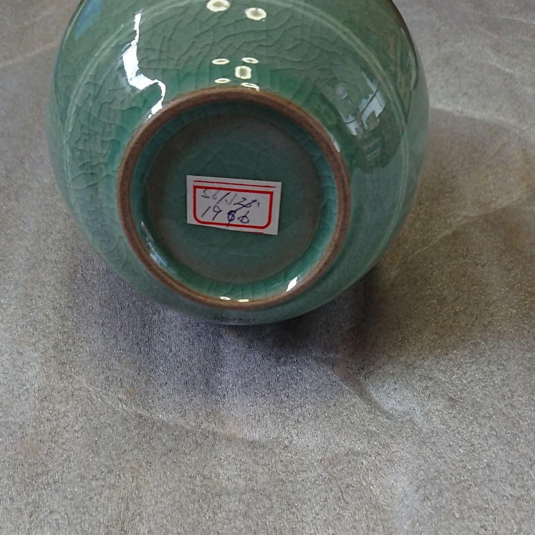 朝鮮・高麗青磁・韓国人間文化財・ 柳海剛作高麗製磁雲鶴模様象嵌一輪挿し・未使用品