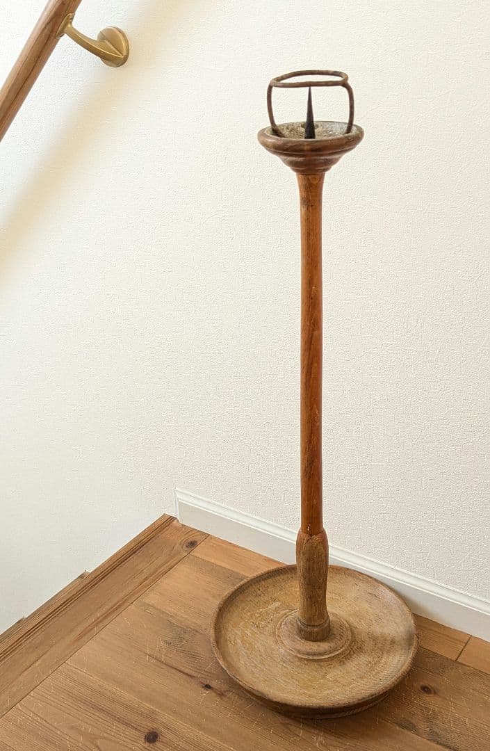 木目美しい趣ある燭台 約74cm ２台　天然木　antiques