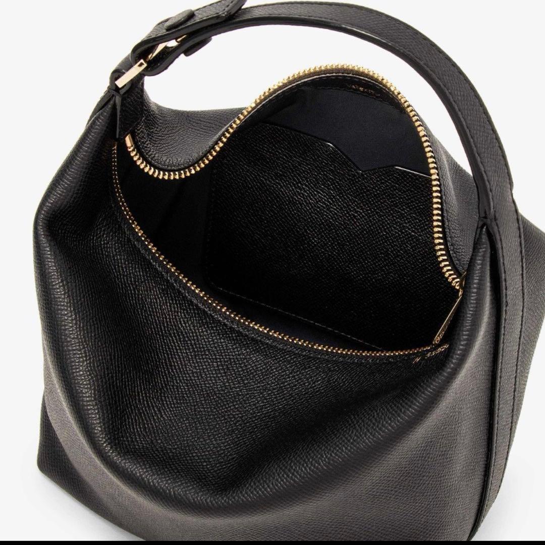 ヴァレクストラ　モチバッグvalextra ショルダーバッグ