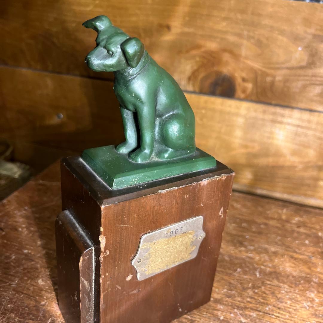 ヴィンテージブロンズ犬像 木製台座付き　Victor