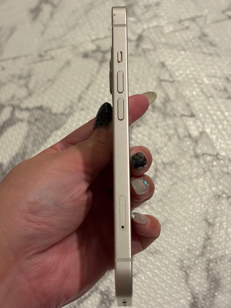 【すず】iPhone13 128GB