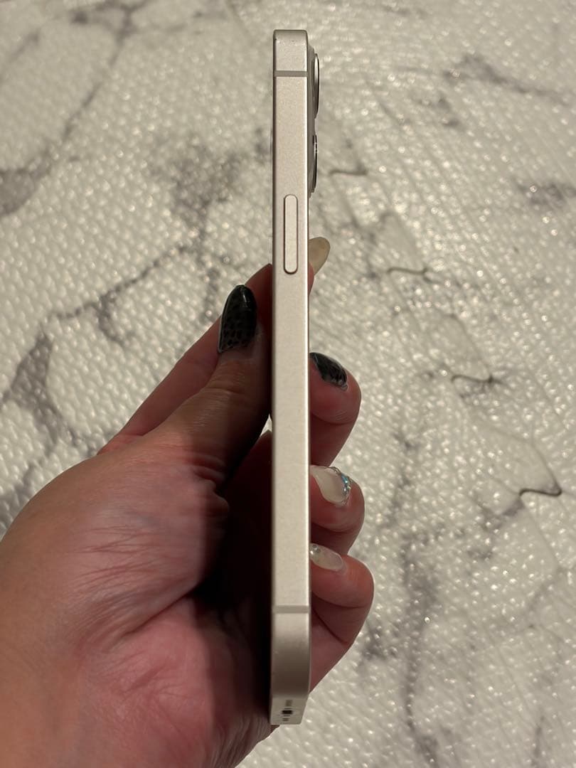 【すず】iPhone13 128GB