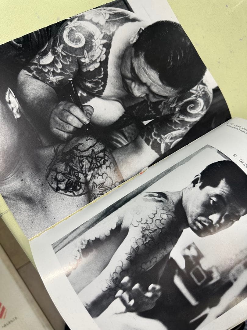 芸術写真 THE JAPANESE TATTOO by Donald Richie