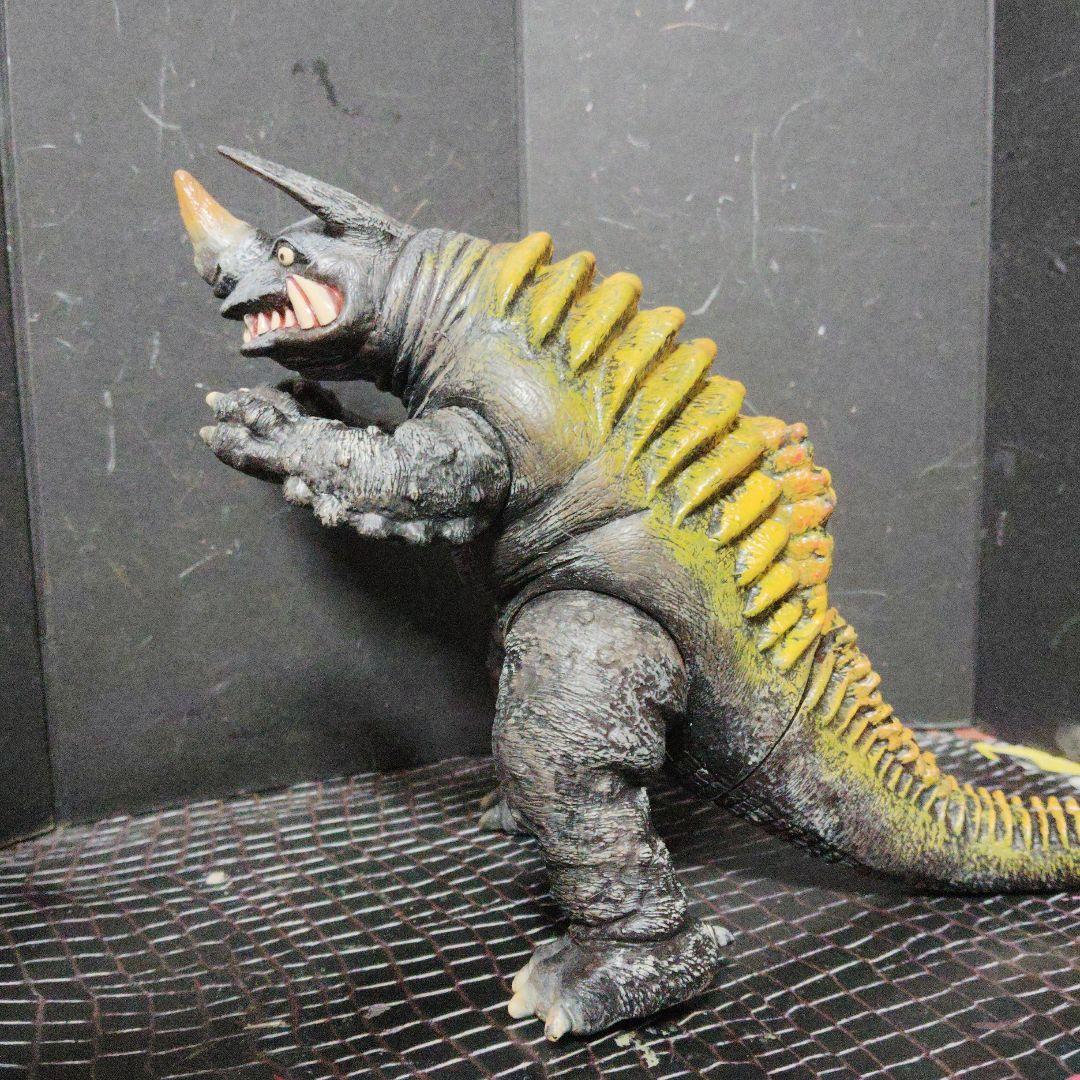 ウルトラ怪獣旧型絶版ソフビギャンゴ.ネロンガ（2744onsi2873fi）