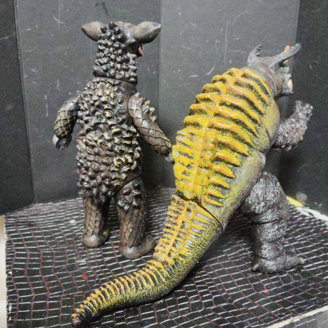 ウルトラ怪獣旧型絶版ソフビギャンゴ.ネロンガ（2744onsi2873fi）