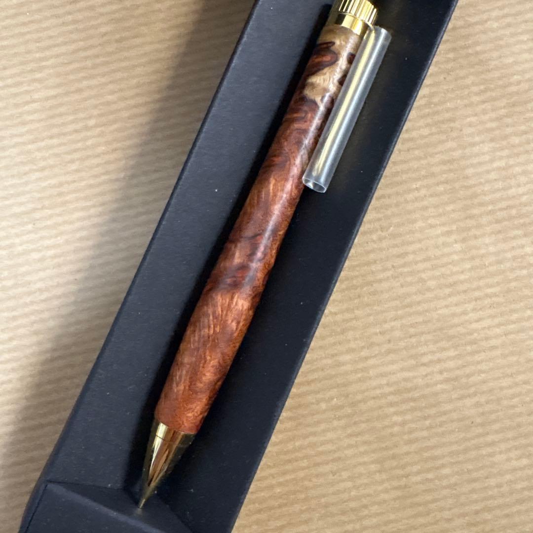 〈新品・未使用〉花梨瘤紅白アンボイナバールシャープペンシル