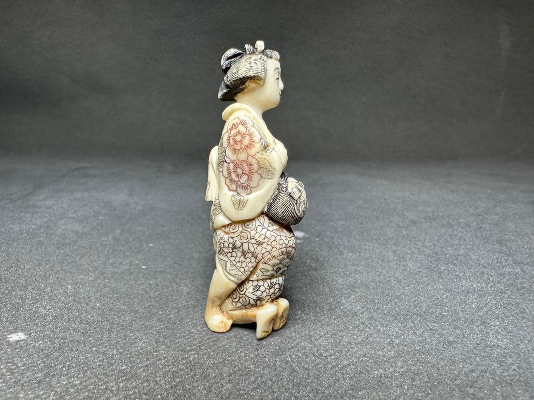 極上　根付　天然素材　アンティーク　和彫　置物　骨董　飾り物　古美術品　 置物