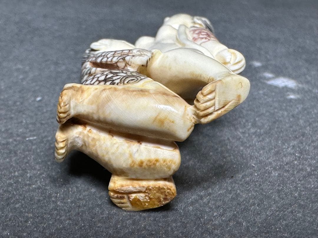 極上　根付　天然素材　アンティーク　和彫　置物　骨董　飾り物　古美術品　 置物