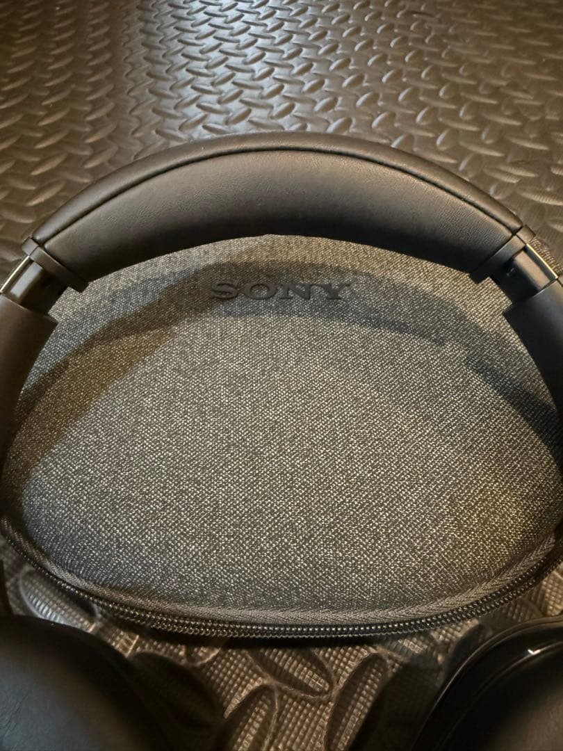 SONY ULTWEAR ワイヤレスヘッドホン　ブラック　WH-ULT900N